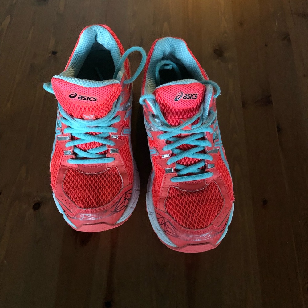 6.5 ASICS Running Shoe - Pink 💗